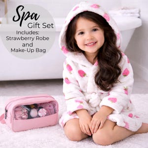 Girl Spa Kit Birthday Gift Box Set Pink Strawberry Robe Bath Beauty Collection Hair Accessories Nail Polish Christmas Present Sleepover