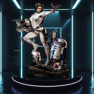 Puede incluir: Estatua detallada de un personaje con un mono blanco, sosteniendo un bláster y un casco, con R2-D2 y otros accesorios. La figura está sobre una base rocosa en una plataforma negra, con un fondo futurista.