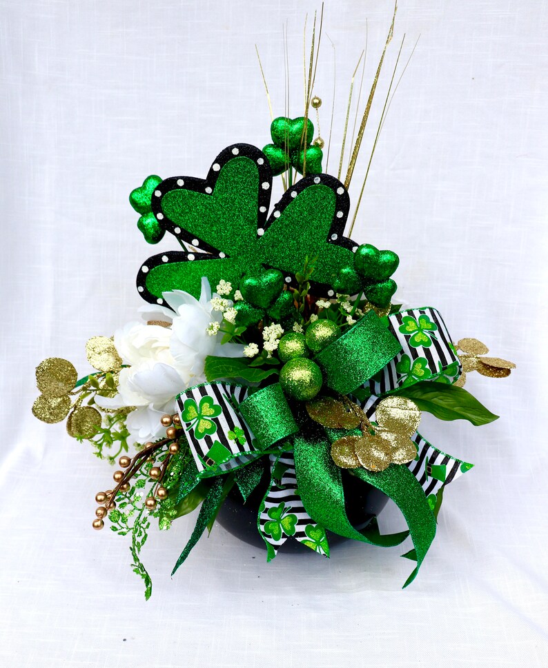 St. Patricks Day Centerpiece, St.Pattys table decorations, Shamrock decor, Green White floral arrangements,pot of gold image 9