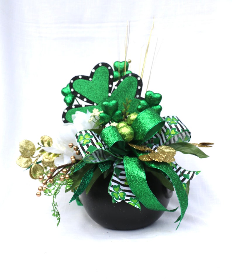 St. Patricks Day Centerpiece, St.Pattys table decorations, Shamrock decor, Green White floral arrangements,pot of gold image 8