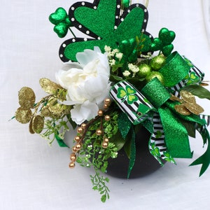 St. Patricks Day Centerpiece, St.Pattys table decorations, Shamrock decor, Green White floral arrangements,pot of gold image 2