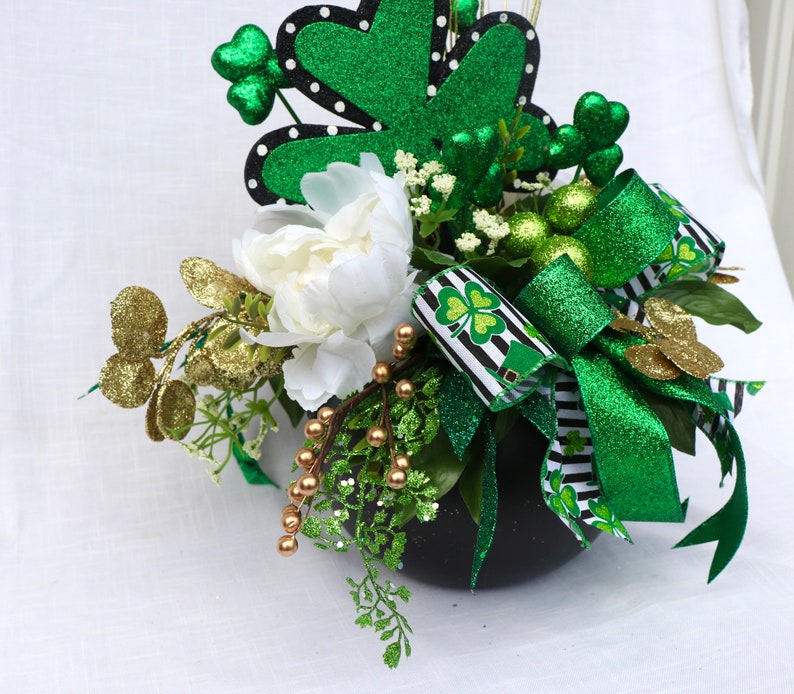 St. Patricks Day Centerpiece, St.Pattys table decorations, Shamrock decor, Green White floral arrangements,pot of gold image 2