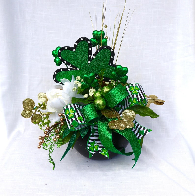 St. Patricks Day Centerpiece, St.Pattys table decorations, Shamrock decor, Green White floral arrangements,pot of gold image 3