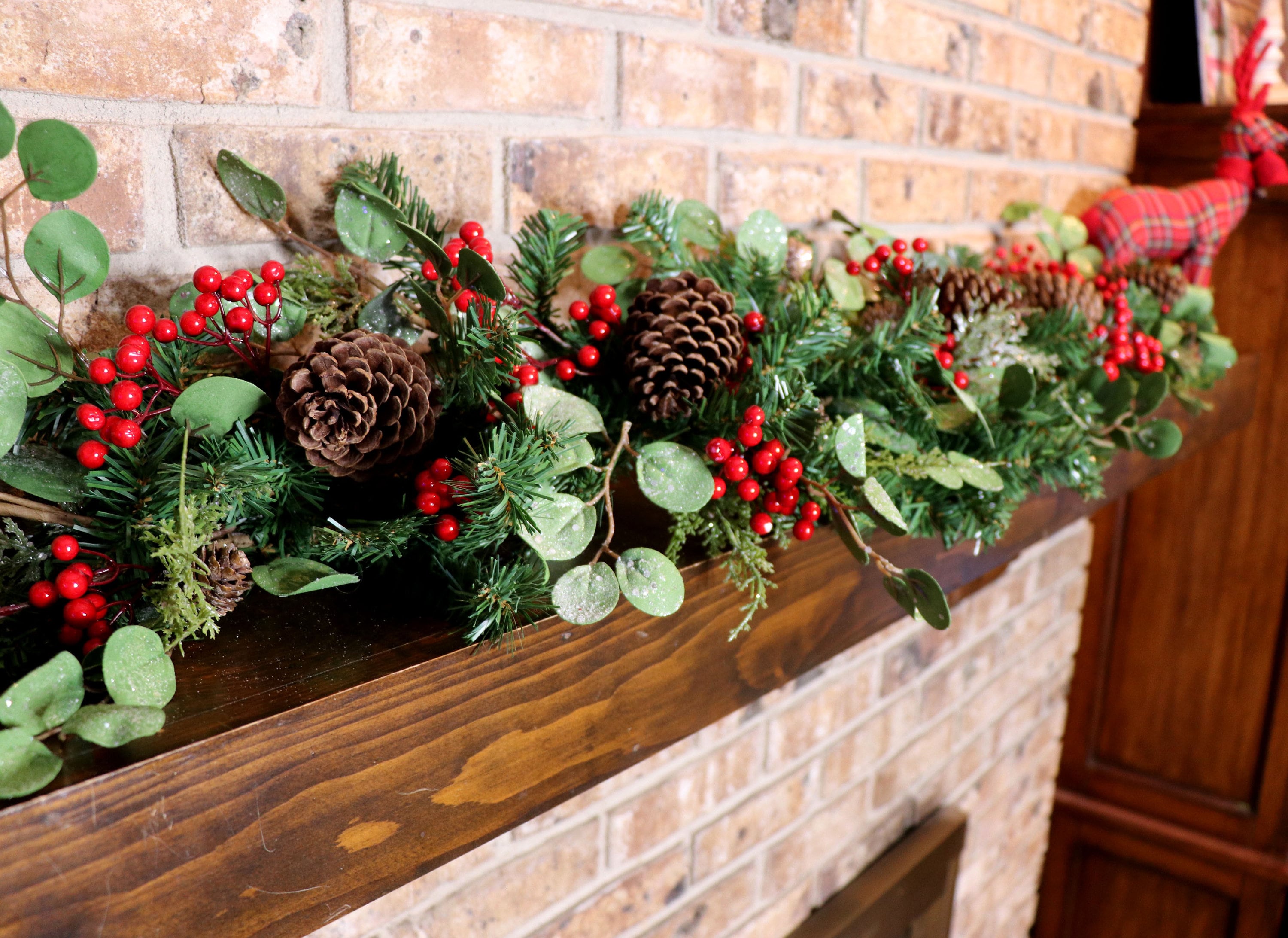 Christmas garland for mantle deals