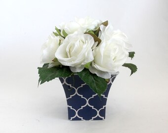 White Roses spring table Centerpiece, Roses arrangement, Spring flowers, silk flower arrangement, Mother's Day, wedding flowers