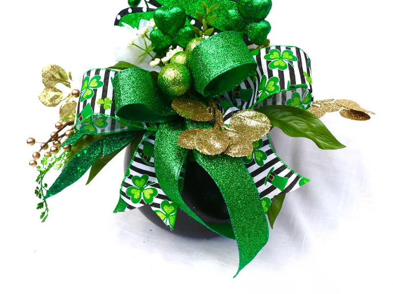 St. Patricks Day Centerpiece, St.Pattys table decorations, Shamrock decor, Green White floral arrangements,pot of gold image 5