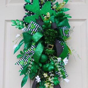 St. Patrick's Day Wreath, St. Patty's Day Swag, St. Patrick's Day Decor, Shamrock Wreath, Spring Wreath, Front Door teardrop swag, green image 7