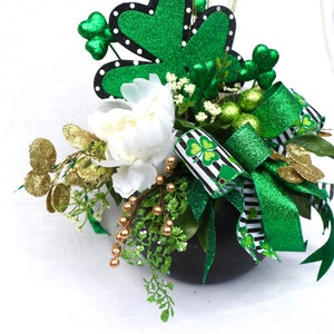 St. Patricks Day Centerpiece, St.Pattys table decorations, Shamrock decor, Green White floral arrangements,pot of gold image 7