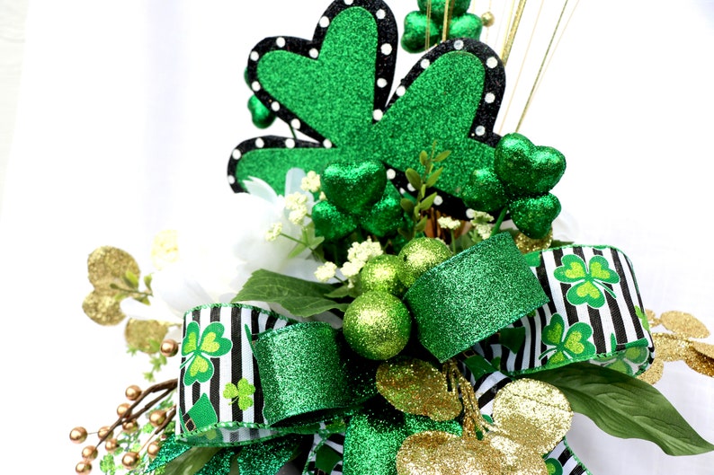 St. Patricks Day Centerpiece, St.Pattys table decorations, Shamrock decor, Green White floral arrangements,pot of gold image 4