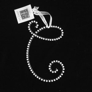 Ornement initial de lettre perle monogramme C (toutes les lettres disponibles)