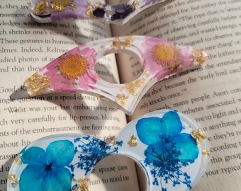 floral page spreader thumb page holder