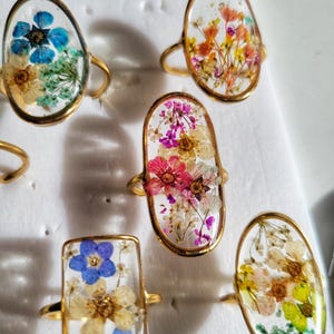 Vintage Inspired Floral Resin Ring – Dried Flower Statement Jewelry, Adjustable Botanical Ring, Handmade Nature Jewelry Gift for Her