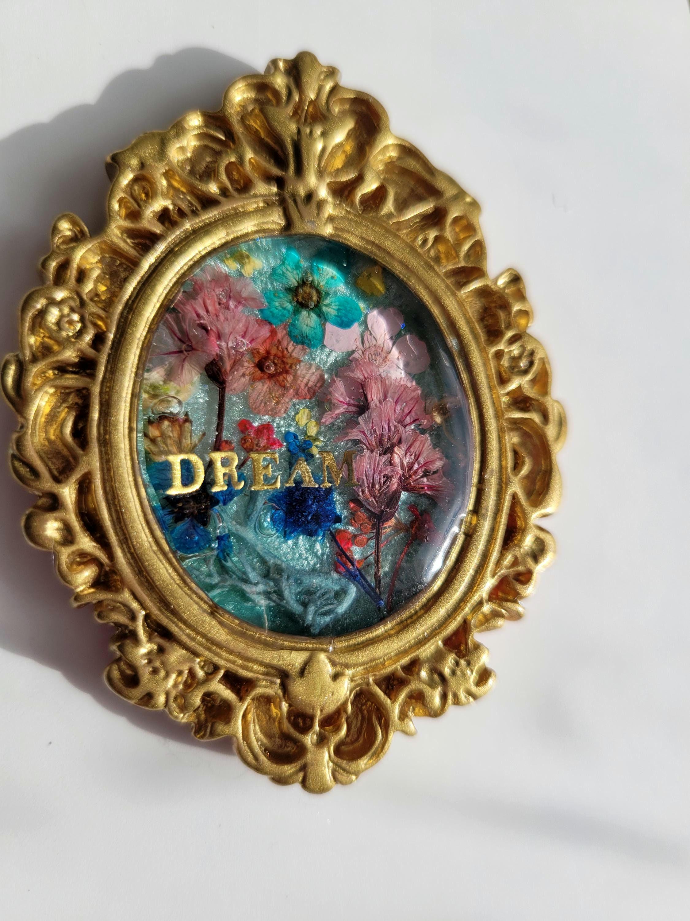 Vintage inspired floral magnet gift