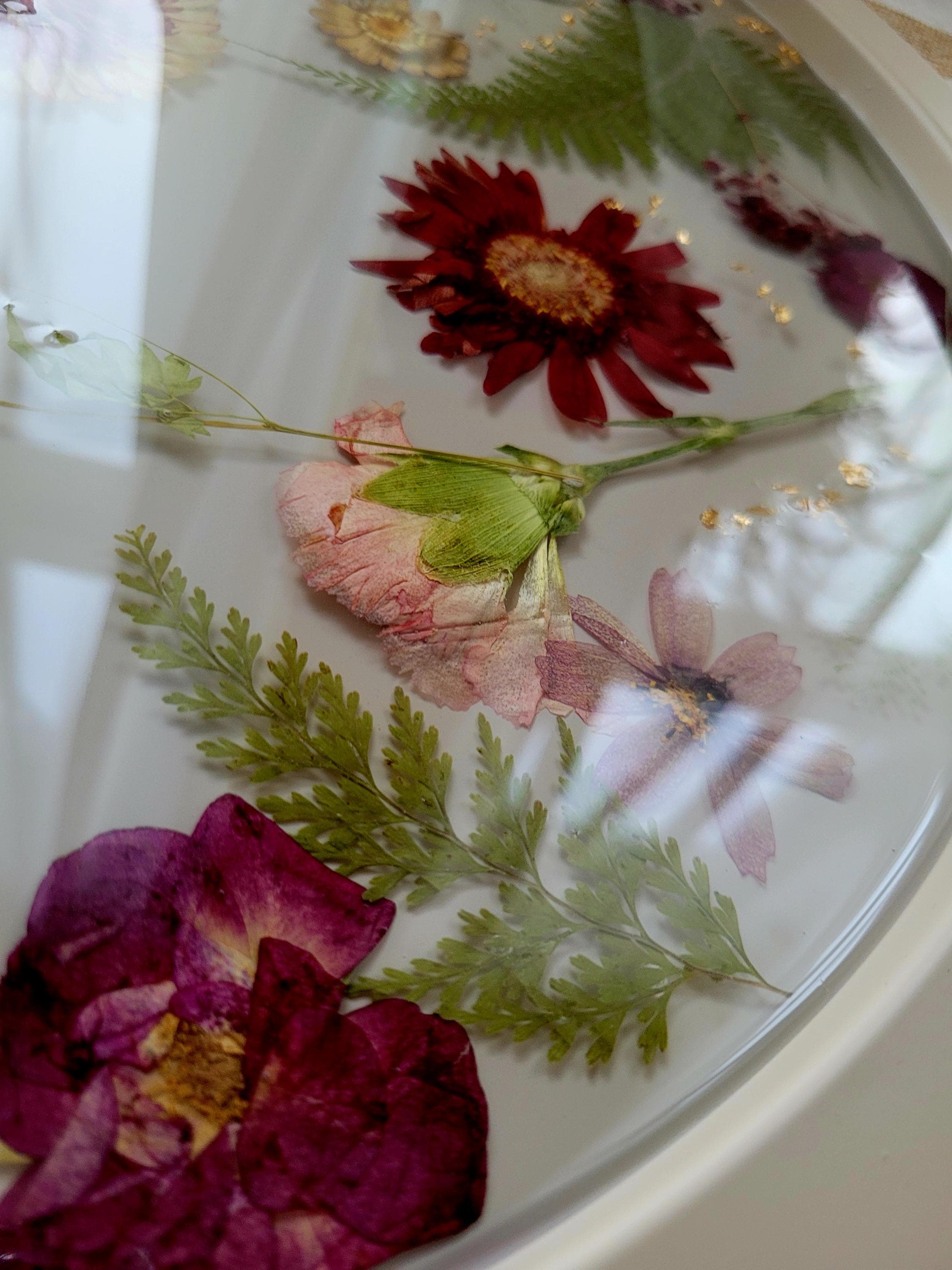 ヴィンテージ風の花柄樹脂サイドテーブル - Etsy 日本