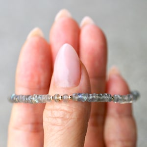 Labradorite Gemstone Bracelet,14KT Gold Filled Bracelet,Gemstone Bracelet,Stacking Bracelet,Gray and Gold Bracelet,Boho Chic Petite Bracelet