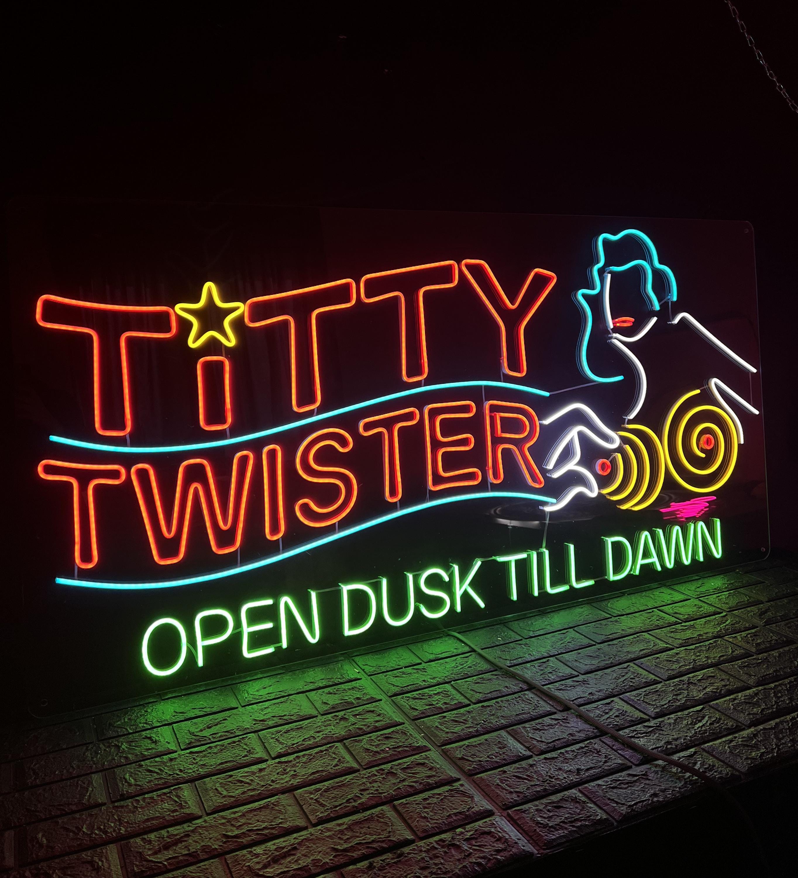Titty twister - Etsy 日本