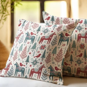 Funda de almohada navideña con diseño de caballo de Dala escandinavo / Cojín navideño Hygge / Decoración nórdica acogedora para el hogar / Regalo festivo
