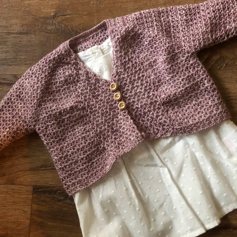 Bessie baby cardigan crochet pattern, with button or tie fastening, short sleeve or three quarter sleeves, seamless, beginner friendly image 4