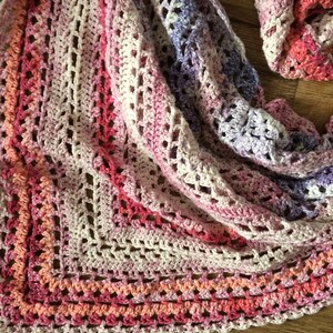Crochet shawl pattern, Reading in the Garden, top down triangle shawl, cotton DK yarn image 2