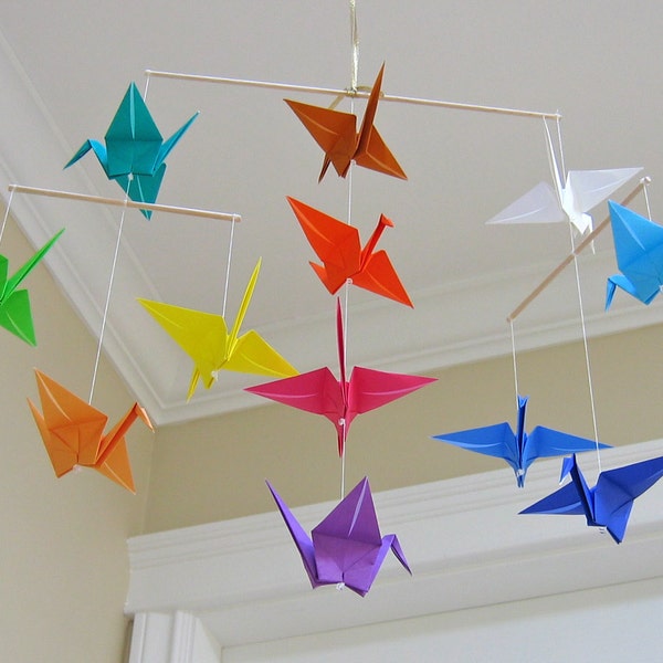 Mobile grue en origami - Arc-en-ciel - Déco moderne pour chambre de bébé