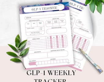 Könnte beinhalten: Ein druckbarer GLP-1-Tracker mit einem rosa und violetten Aquarellhintergrund. Der Tracker enthält Abschnitte für Injektionstage-Notizen, Gewichtsverlust, wöchentliche Ziele, Nebenwirkungen, Fragen an Ihren Arzt und Fortschritt. Der Text "GLP-1 WEEKLY TRACKER" befindet sich am unteren Rand der Seite.