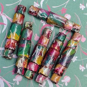Perline Tutti Fruitti, perline di carta, perline multicolori, perline bordeaux, perline verdi, perline dipinte a mano, perline fatte a mano, perline artigianali,