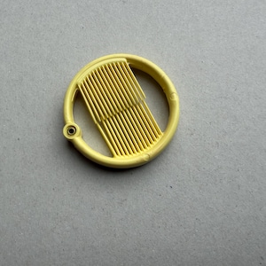 Vintage Yellow Round Ponytail Comb Acrylic Hinged Holder