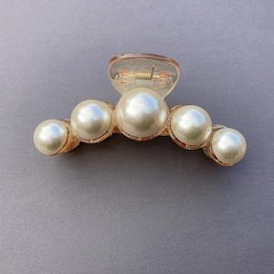 Vintage Large Faux Pearl Cabochon Claw clip Beige Plastic Updo Hair Jaw clip