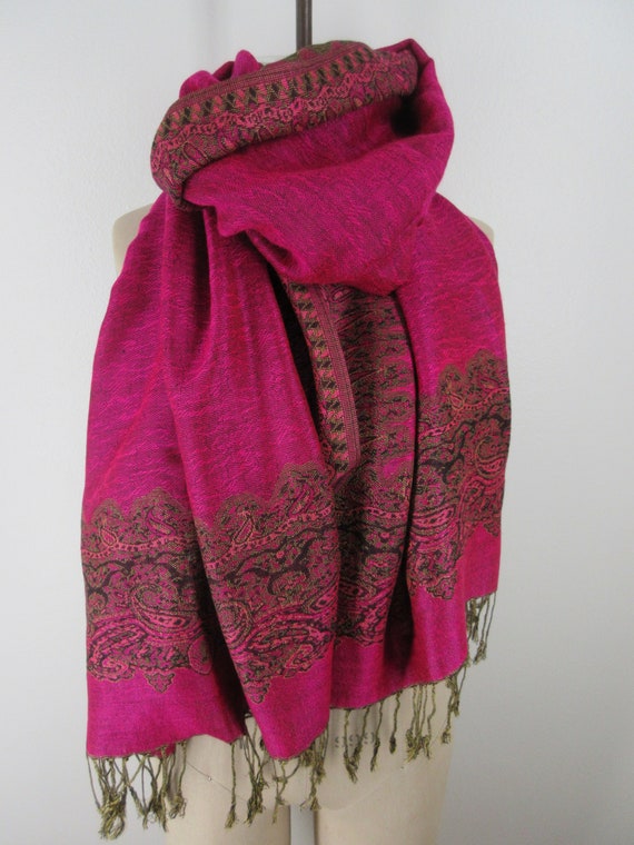 Dark pink shawl Clearance