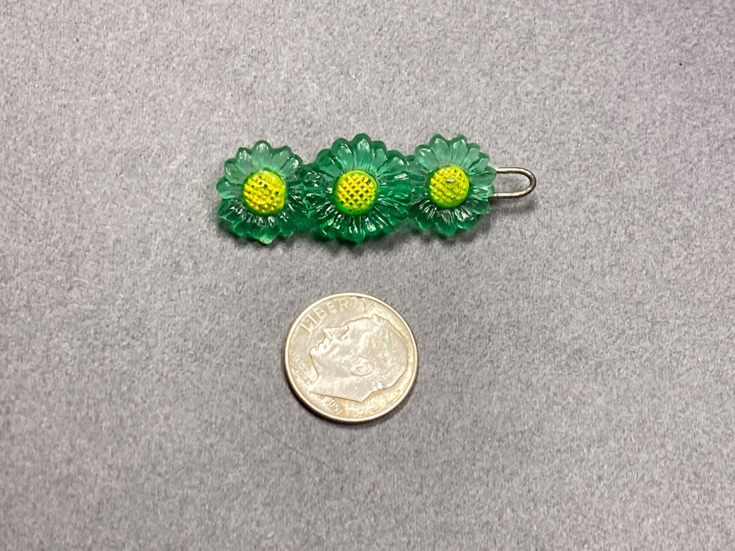 Vintage Floral Barrette: Green & Yellow Plastic Daisy Hair  display picture 2