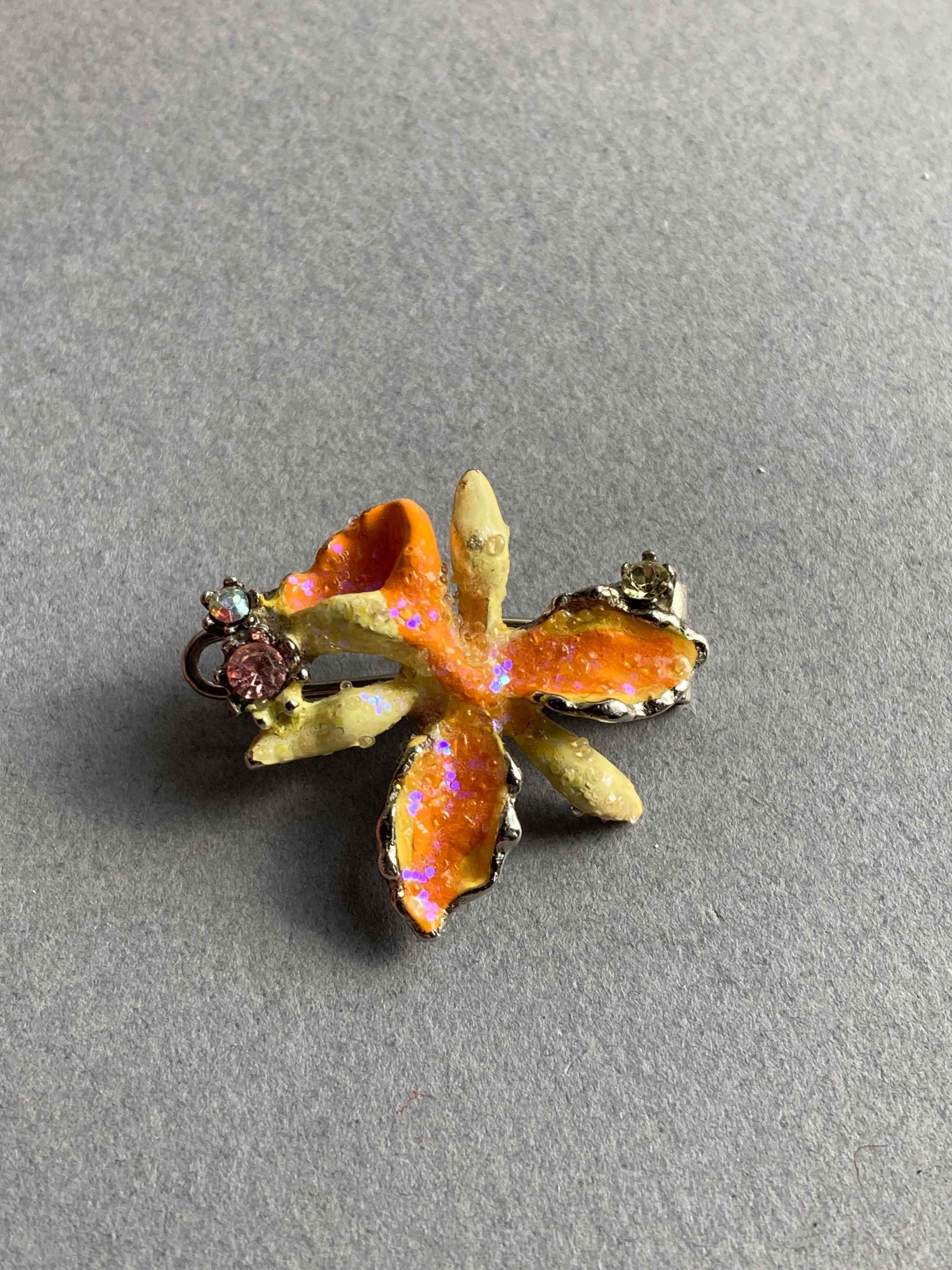 ❤️VINTAGE YOSCA HAIR CLIP❤️ Vintage Signed Gerard Yosca Bumble Bee Clip on Earrings - Etsy main image 2