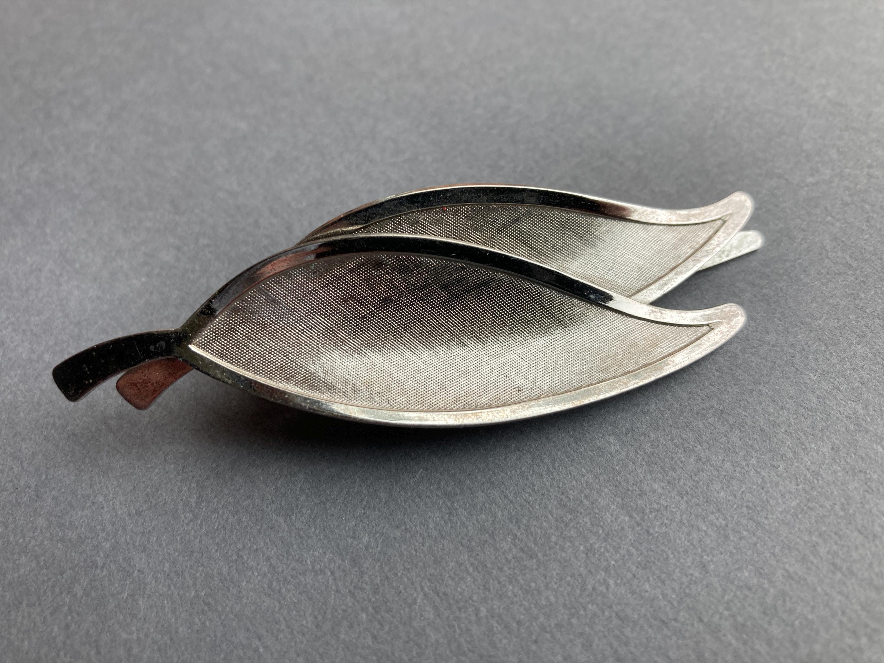 Vintage Art Deco Leaf Hair Clip: Etched Silver Barrette - Etsy display picture 1