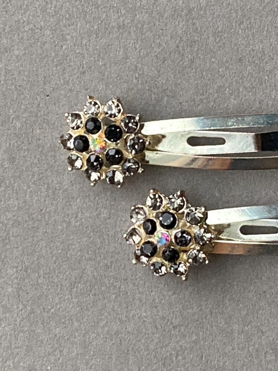 Vintage Rhinestone Flower Snap Hair Clips: Silver Tone Gray  display picture 1
