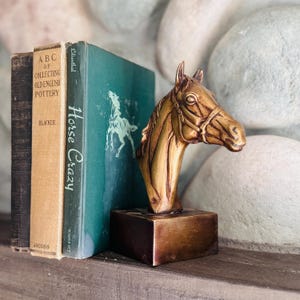 Busto de caballo vintage con sujetalibros, estatua ecuestre de resina de latón, figura rústica de caballo, decoración occidental
