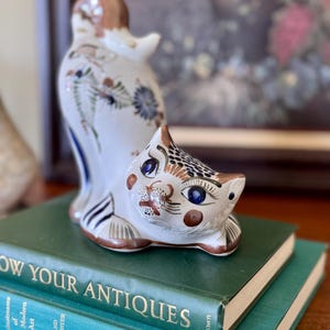 【美品】ねこ　とら　陶器　オブジェ　置物　インテリア　工芸品　美術品　A3327 美品】ねこ とら 陶器 オブジェ 置物 インテリア 工芸品 美術品 A3327