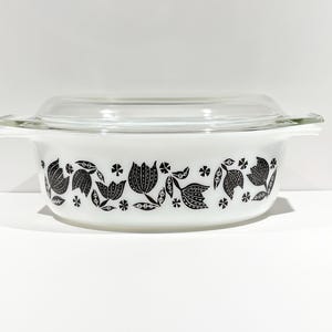 PYREX Black Tulip 1.5Q Casserole w/Lid - Promotional Item - 1957