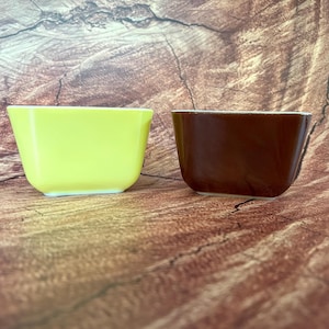 Pair of PYREX Fridgies 501B - Verde + Old Orchard