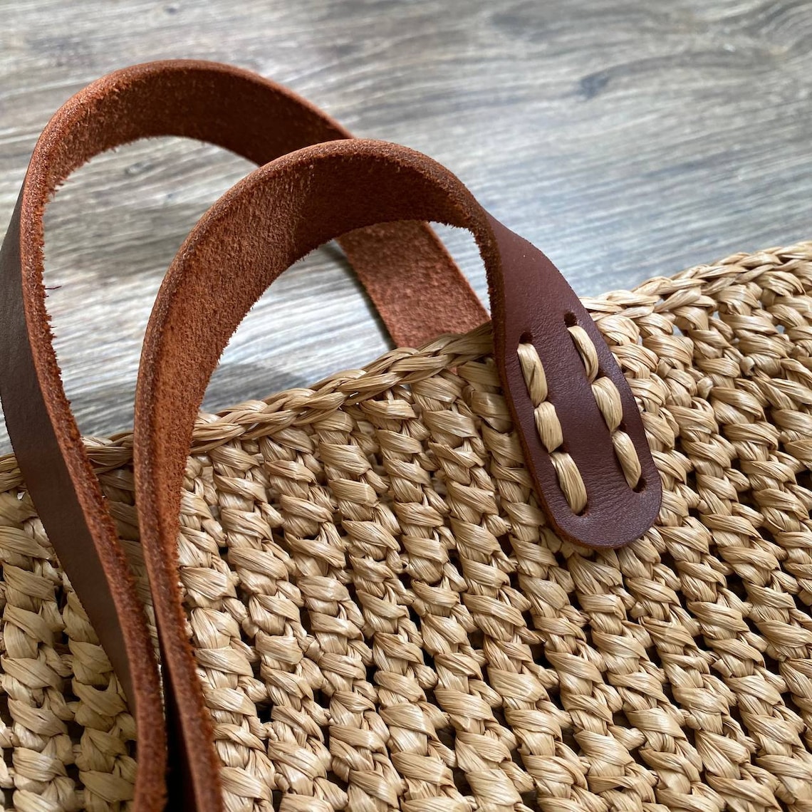 Raffia Chan-Handle Handbag