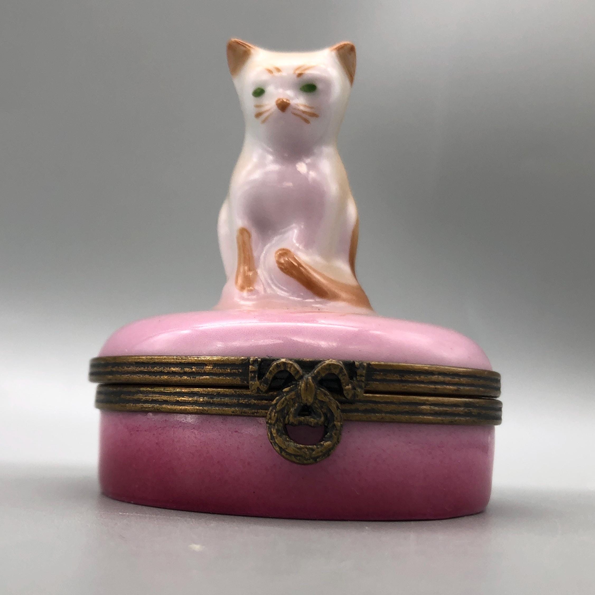 LIMOGES　CASTEL　リモージュ　猫の置物　フランス製　4ｃｍ　猫 LIMOGES CASTEL リモージュ 猫の置物 フランス製 4cm 猫
