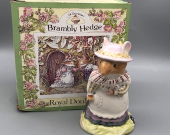 Brambly Hedge Royal Doulton Figure of Old Mrs Eyebright