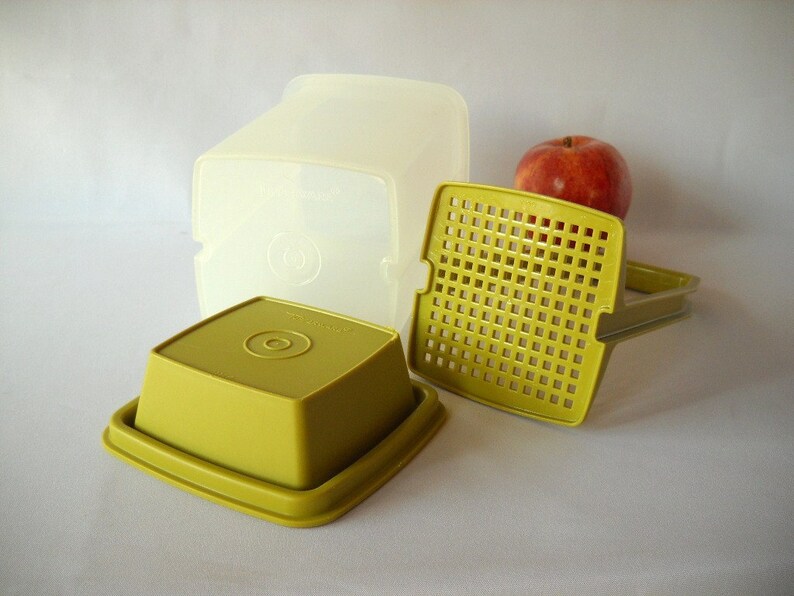 Vintage Tupperware Pickle Keeper Container Avocado Green 1970s Cocina