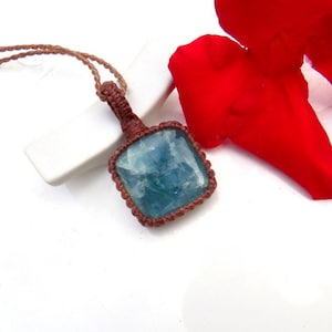 Aquamarine crystal necklae, macrame necklace, aquamarine crystal healing, aquamarine chakra, Pisces gifts, Aries gifts, gemstone gift