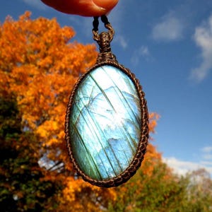Christmas gift ideas, Labradorite macrame necklace, crystal jewelry, gift ideas for the boho beauty, Macrame necklace, blue gemstone