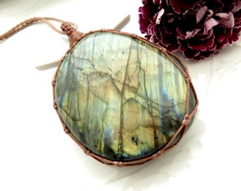 Large stone, Labradorite necklace, Rainbow Labradorite, Statement jewelry,  Labradorite jewelry, blue stone, Metaphysical crystal  jewelry