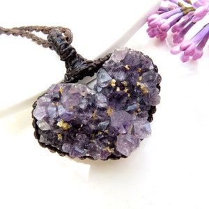 Amethyst druzy heart macrame necklace, Amethyst crystal, raw Amethyst necklace, purple stone, macrame jewelry, February Birthstone, jewelry