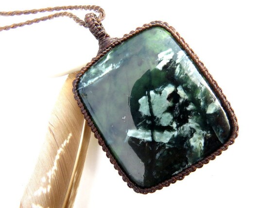 Serpentine Stone Pendant Necklace 