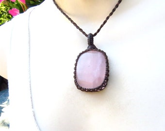 Soft pink Rose Quartz macrame necklace, Rose Quartz pendant, Pendant Necklaces, Macrame stone necklace, crystal, Healing stone, Gift for her