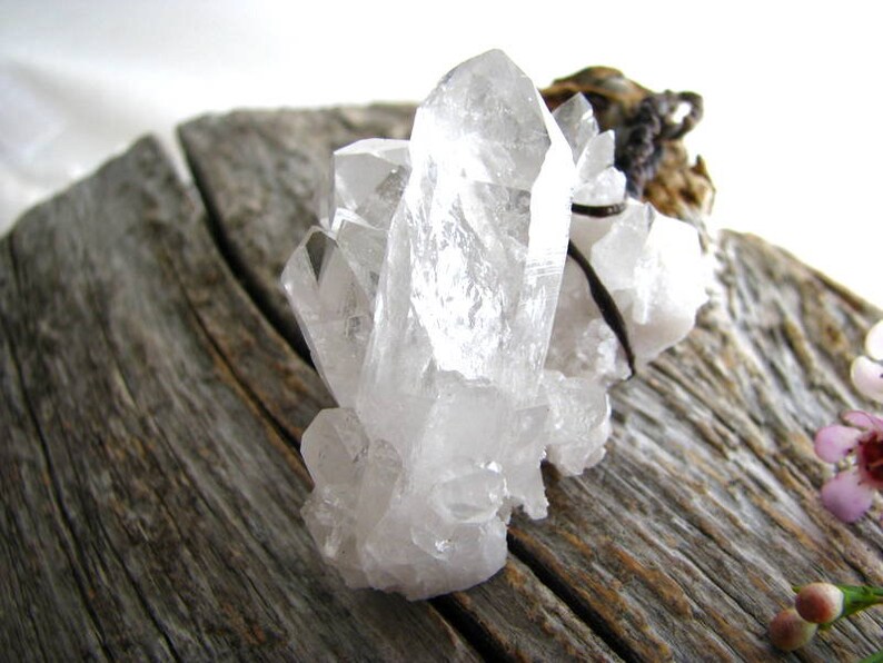 Raw Quartz macrame necklace Arkansas Quartz Raw crystal necklace Necklace for her Quartz necklace healing stone Raw crystal necklace