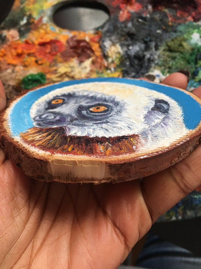 Mini Oil Painting Red Ruffed Lemur on Wood Slice 3 READY to SHIP image 4