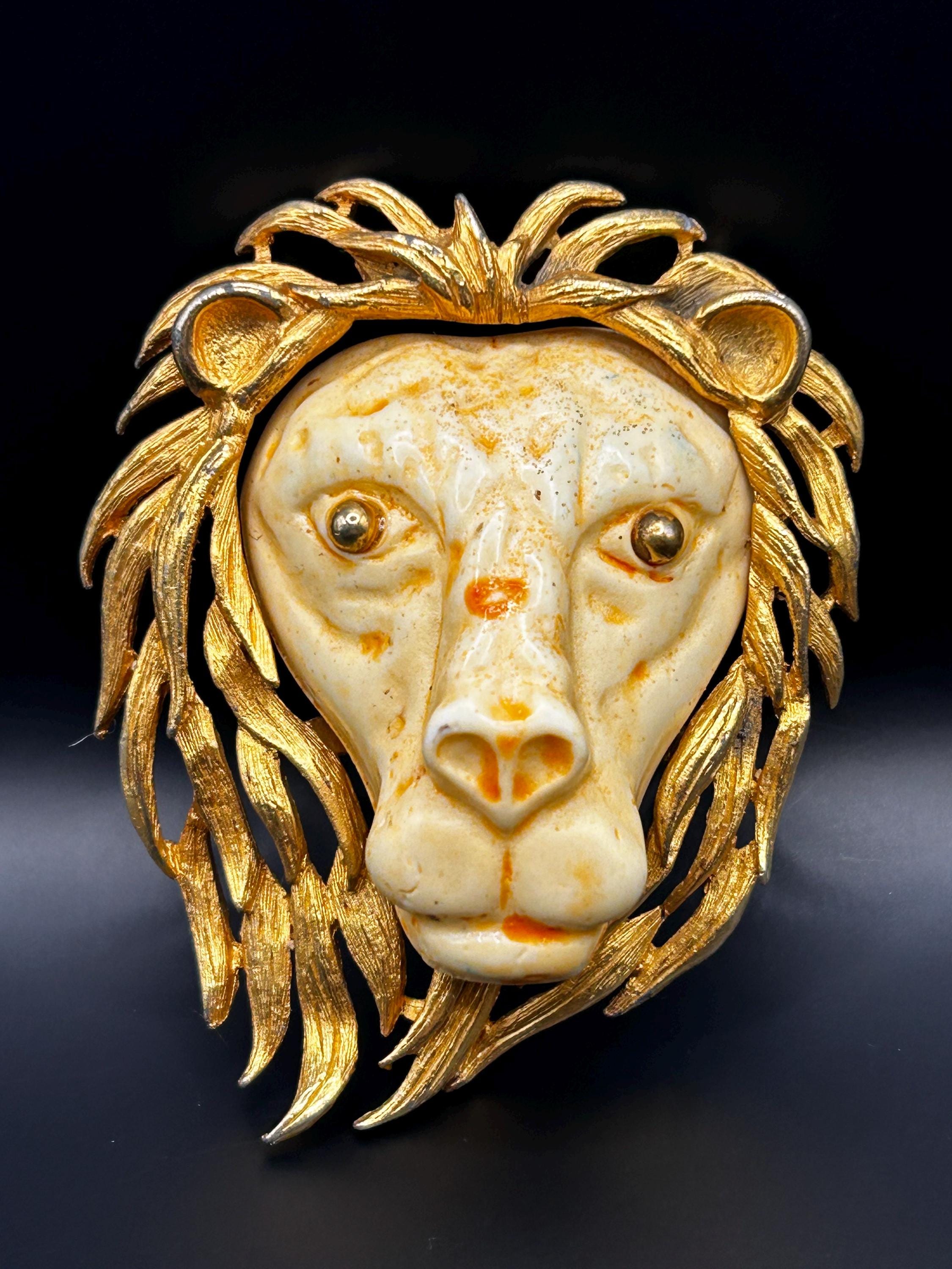 Pendentif Et Chaîne Art Déco Lion Stylisé - Cadre Rectangulaire Argenté Strassé